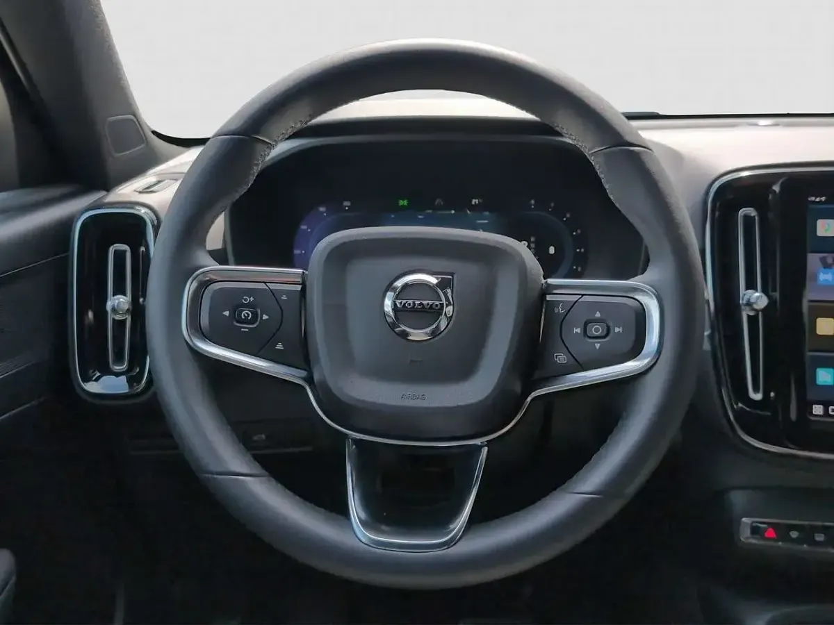 Gebraucht Volvo XC40 Core 163 PS (119 kW) 2023 Thunder grey SUV