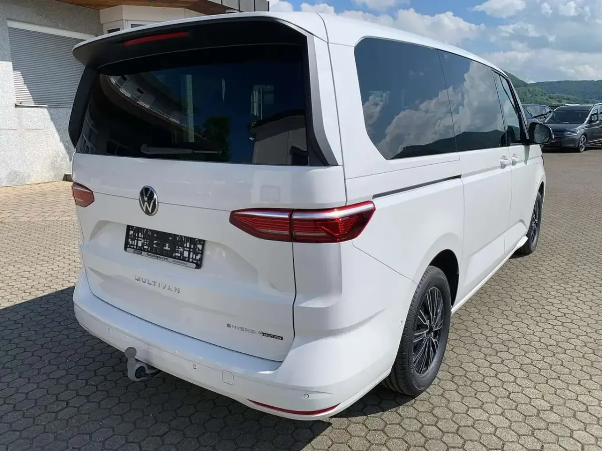 Neu VW Multivan 245 PS (180 kW) 2026 Candyweiß Van / Kleinbus