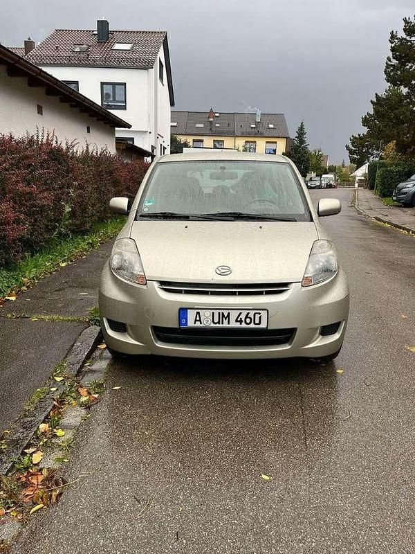 Gebraucht Daihatsu Sirion 91 PS (66 kW) 2011 Gold Kleinwagen