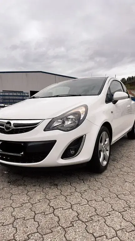 Gebraucht Opel Corsa Edition 101 PS (74 kW) 2014 Weiß Kleinwagen