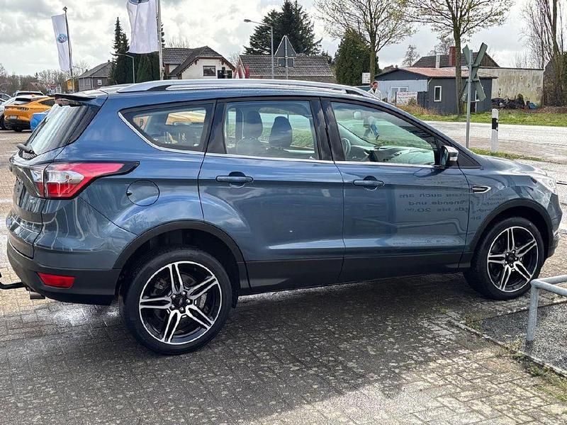 Gebraucht Ford Kuga Cool & Connect 175 PS (128 kW) 2020 Chromablau metallic SUV