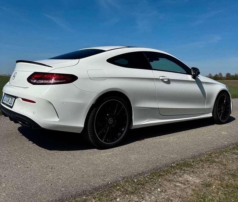 Weiß Gebraucht 2022 Mercedes C200 Coupé | 34.000 € (Fairer Preis) - Bild 1/4