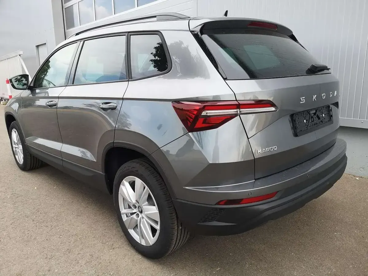 Neu Skoda Karoq Selection 190 PS (139 kW) 2026 Graphitegrau metallic SUV