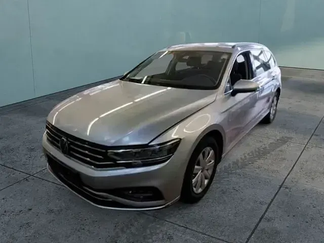 Gebraucht VW Passat Business 150 PS (110 kW) 2023 Silber Kombi