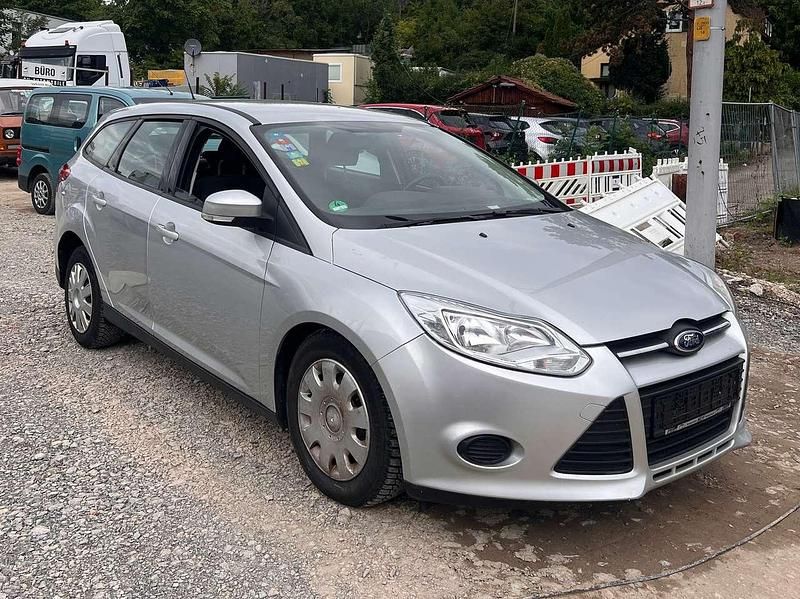 Gebraucht Ford Focus Trend 95 PS (69 kW) 2011 Silber Kombi