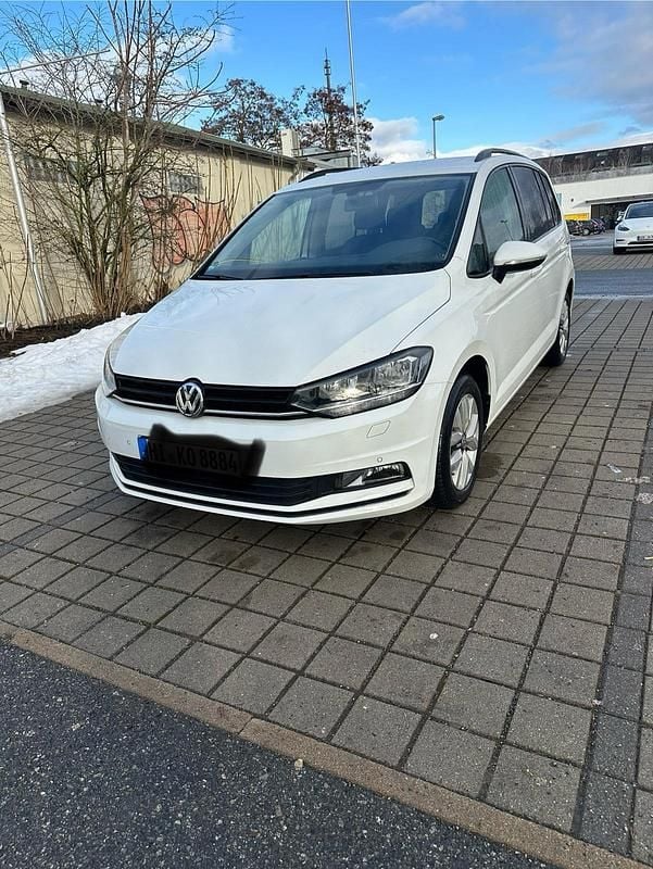 Weiß Gebraucht 2016 VW Touran Van / Kleinbus | 11.600 € (Guter Preis) - Bild 1/4