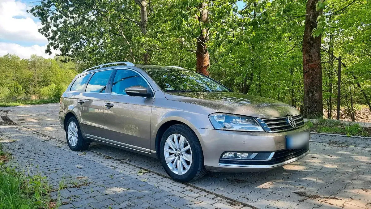 Używany VW Passat Trendline 105 KM (77 kW) 2011 Beżowy Kombi