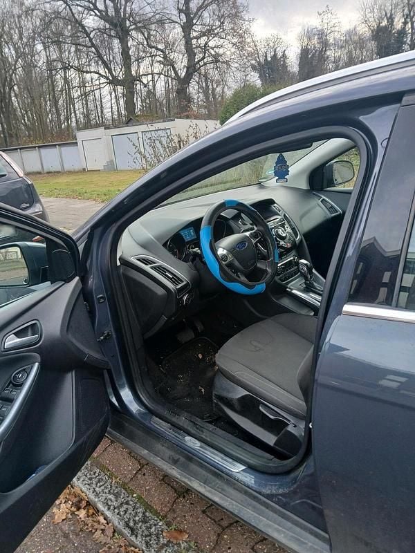 Gebraucht Ford Focus 2012 Grau Kombi
