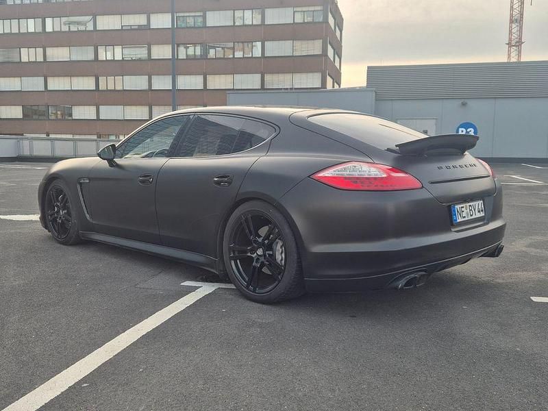 Gebraucht Porsche Panamera 4S 400 PS (294 kW) 2012 Blau Limousine