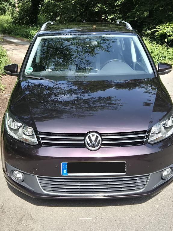 Gebraucht VW Touran Comfortline 105 PS (77 kW) 2013 Violet Van / Kleinbus