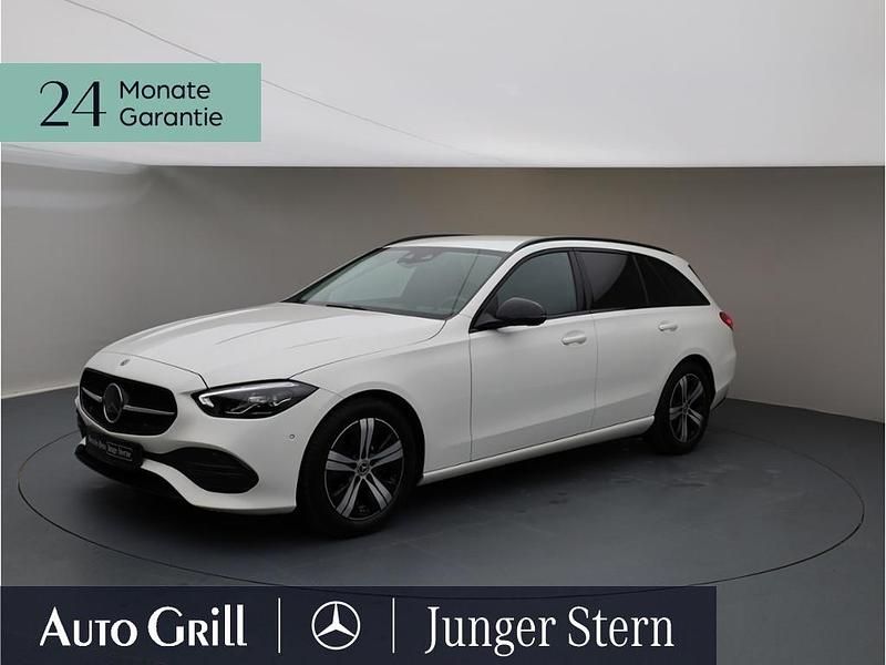Gebraucht Mercedes C220 Night 200 PS (147 kW) 2023 Unilack polarweiss Kombi