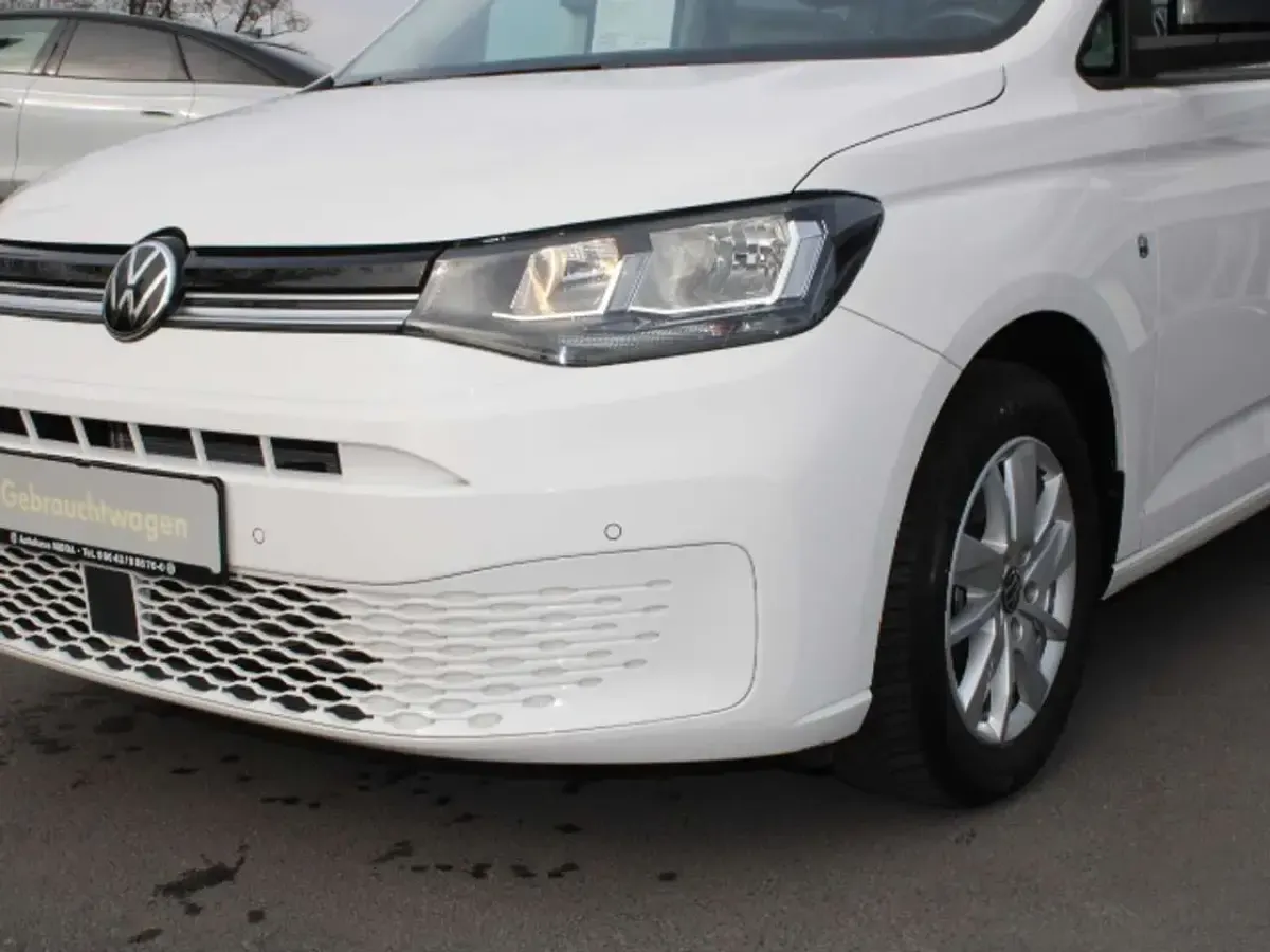 Gebraucht VW Caddy 114 PS (83 kW) 2024 Candyweiß Van / Kleinbus