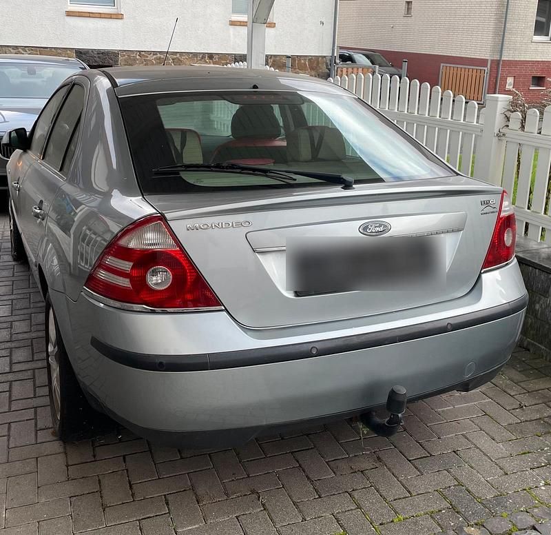 Silber Gebraucht 2005 Ford Mondeo Ghia Limousine | 850 € (Superpreis) - Bild 1/4