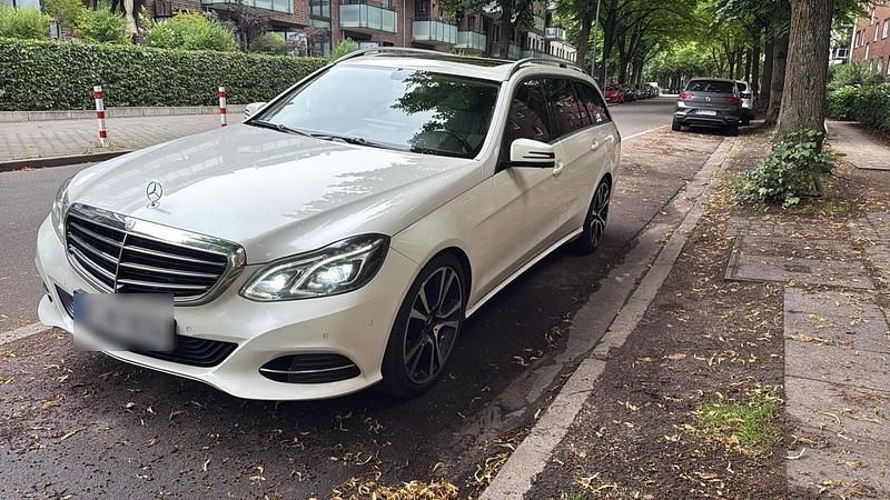 Weiß Gebraucht 2013 Mercedes E350 Elegance Kombi | 13.499 € (Teuer) - Bild 1/4