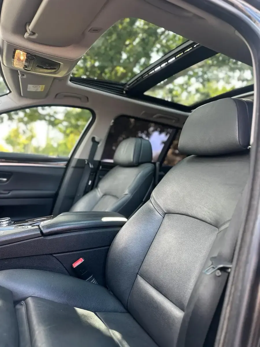 Gebraucht BMW 530 258 PS (189 kW) 2014 Schwarz Kombi