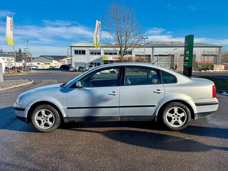 Gebraucht VW Passat 110 PS (80 kW) 1998 Limousine