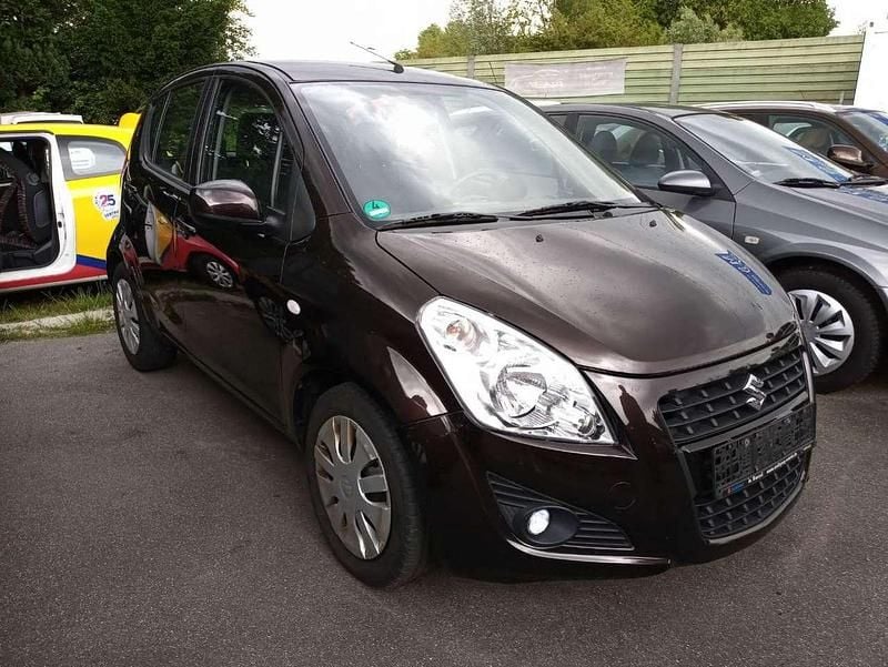 Gebraucht Suzuki Splash Comfort 94 PS (69 kW) 2013 Braun Kleinwagen