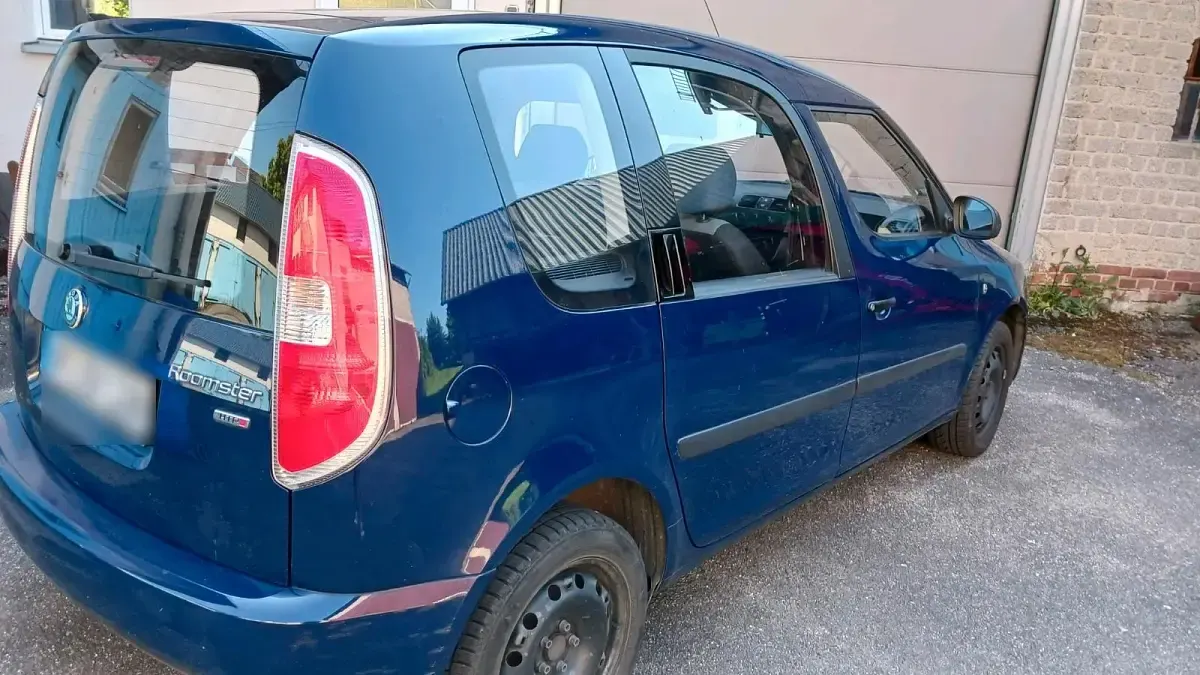 Gebraucht Skoda Roomster 70 PS (51 kW) 2009 Blau Van / Kleinbus