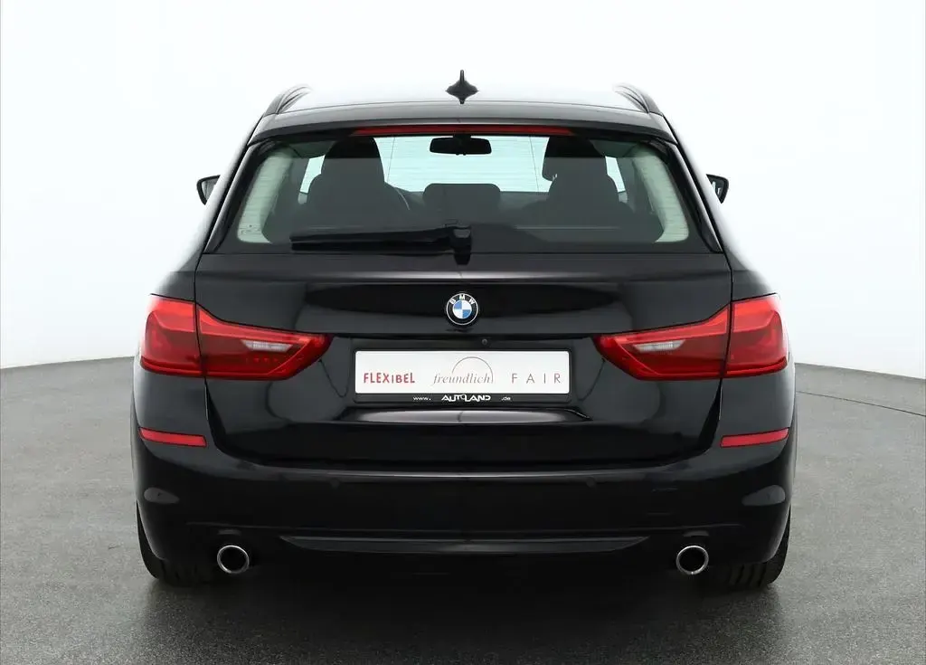Gebraucht BMW 520 190 PS (139 kW) 2019 Schwarz ii Kombi