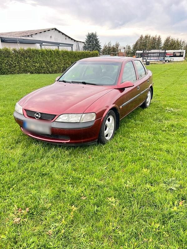 Rot Gebraucht 1998 Opel Vectra Limousine | 1.500 € (Fairer Preis) - Bild 1/4