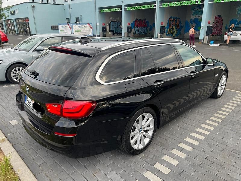 Schwarz Gebraucht 2011 BMW 530 Kombi | 11.500 € (Fairer Preis) - Bild 1/4