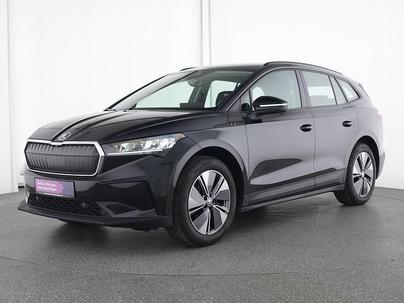 Schwarz magic Gebraucht 2023 Skoda Enyaq iV Loft SUV | 23.896 € (Fairer Preis) - Bild 1/4