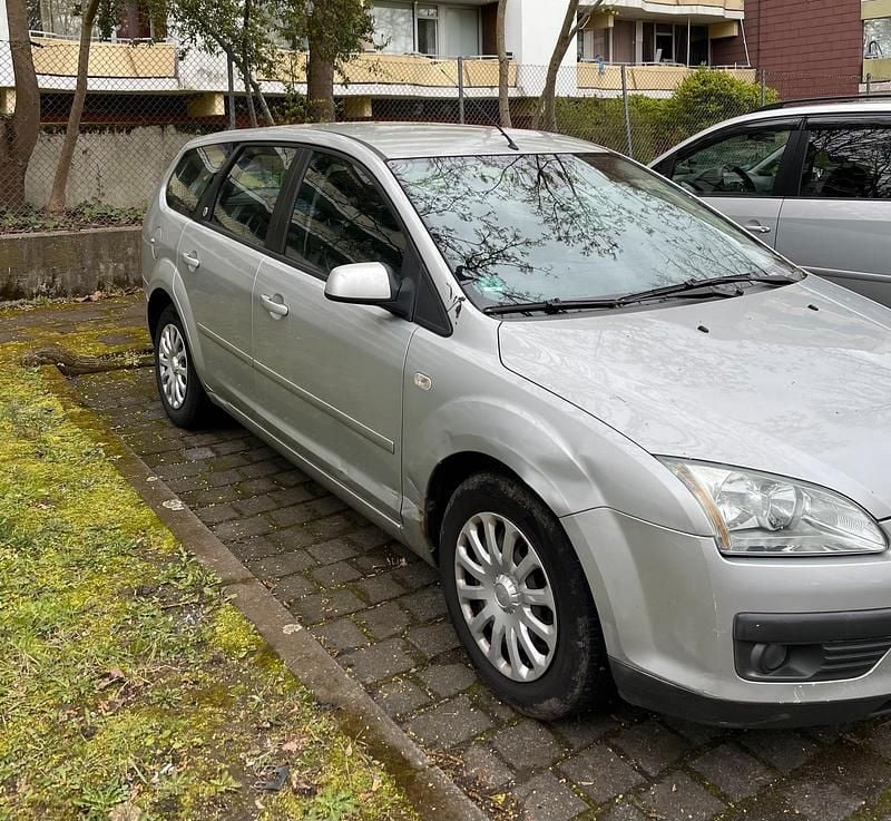Gebraucht Ford Focus 115 PS (84 kW) 2006 Silber Kombi