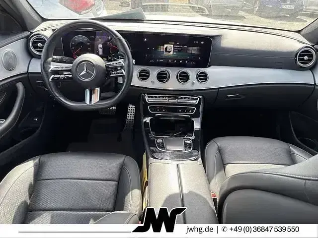 Gebraucht Mercedes E300 AMG 306 PS (225 kW) 2022 Polarweiss  unilack Kombi