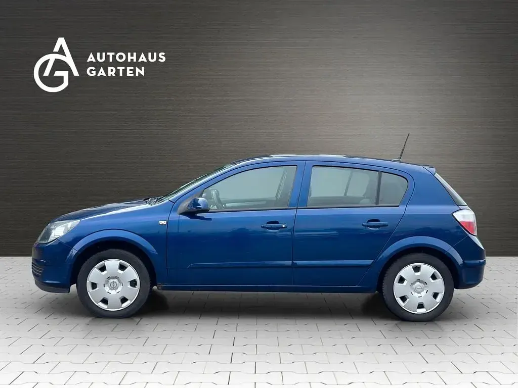 Gebraucht Opel Astra Edition 90 PS (66 kW) 2005 Ultrablau mi2 Limousine