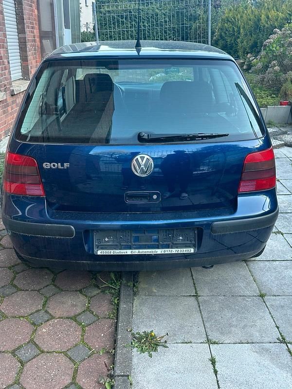Second-hand VW Golf 75 CP (55 kW) 2001 Albastru Coupe
