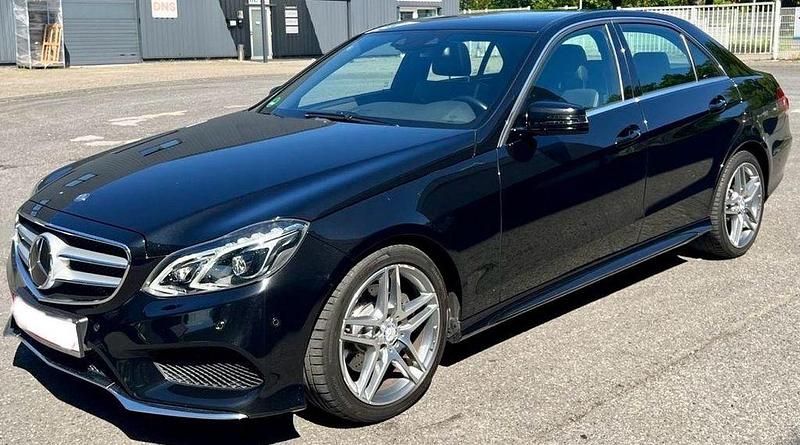 Schwarz Gebraucht 2013 Mercedes E250 AMG Limousine | 18.500 € (Fairer Preis) - Bild 1/4