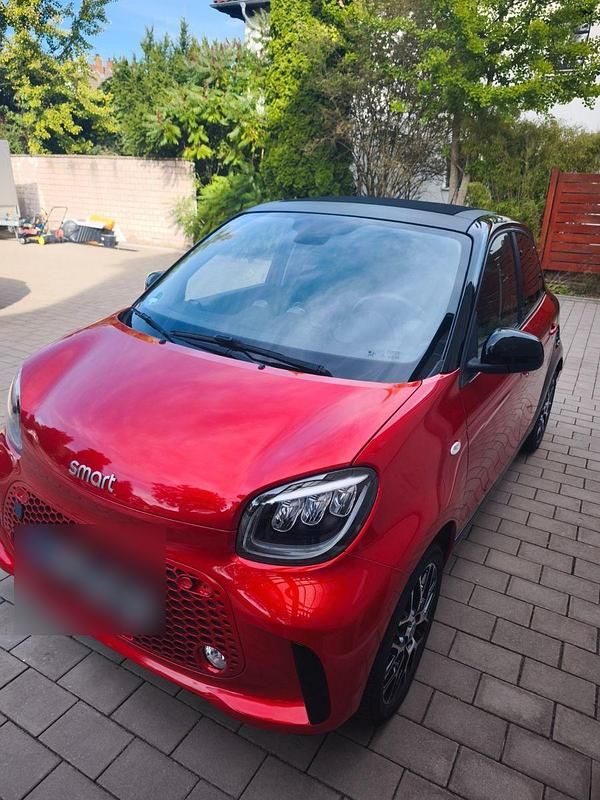Rot Gebraucht 2021 Smart ForFour Electric Drive Prime Exclusive Kleinwagen | 13.490 € (Fairer Preis) - Bild 1/4