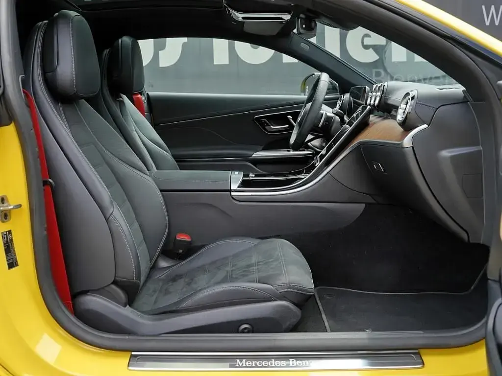 Gebraucht Mercedes CLE200 AMG 204 PS (150 kW) 2025 Gelb Coupé
