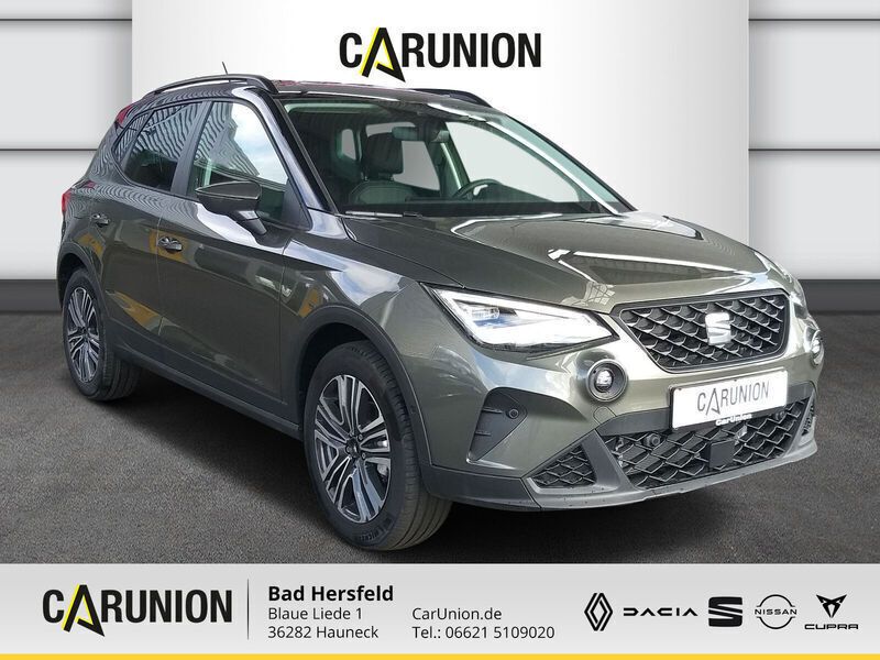 Cliffgrau/dach schwarz Gebraucht 2023 Seat Arona Style SUV | 25.850 € (Teuer) - Bild 1/4