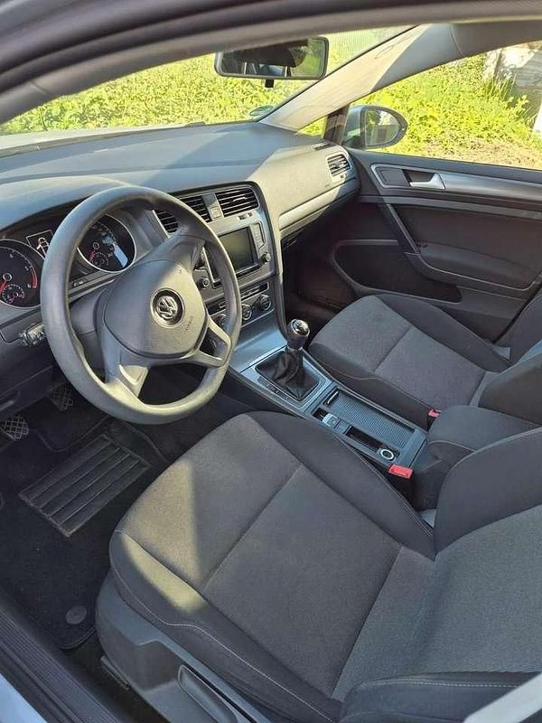 Silber Gebraucht 2015 VW Golf VII Comfortline Kombi | 6.400 € (Guter Preis) - Bild 1/4