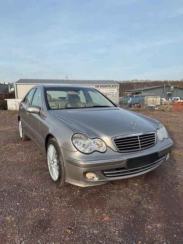 Gold Gebraucht 2004 Mercedes C180 Elegance Limousine | 4.500 € (Fairer Preis) - Bild 1/4