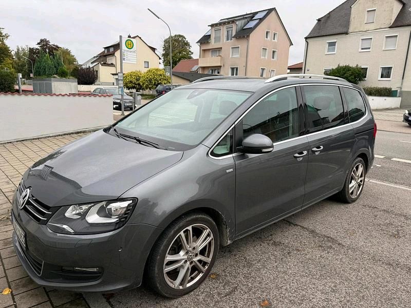 Grau Gebraucht 2013 VW Sharan Van / Kleinbus | 18.000 € (Teuer) - Bild 1/4