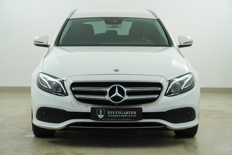 Gebraucht Mercedes E220 Avantgarde 194 PS (142 kW) 2017 Weiß Kombi