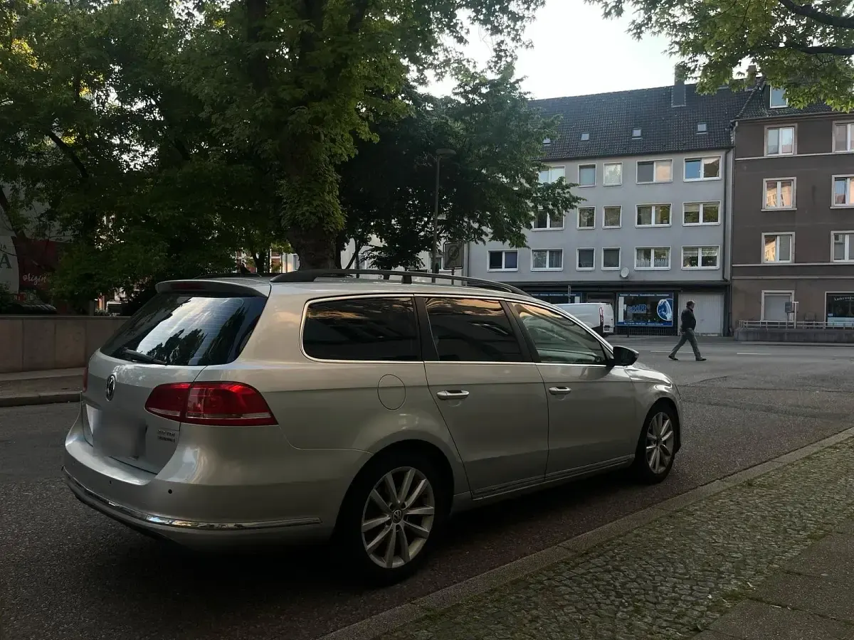Second-hand VW Passat Highline 170 CP (125 kW) 2013 Argintiu Break