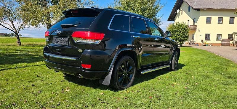 Gebraucht Jeep Grand Cherokee Overland 250 PS (183 kW) 2017 Schwarz SUV