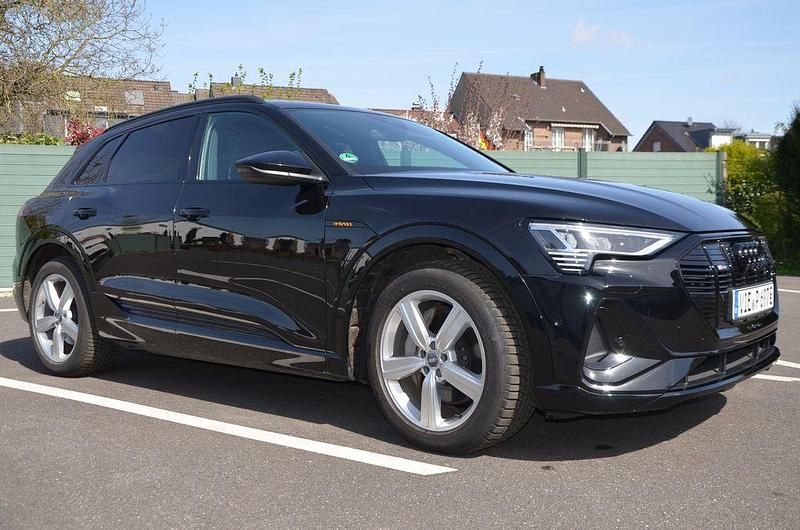 Gebraucht Audi e-tron S-Line 230 kW (313 PS) 2022 Schwarz SUV