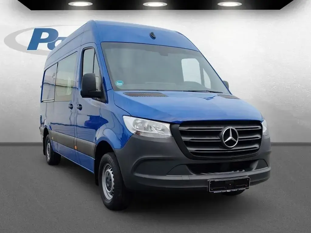 Używany Mercedes Sprinter 163 KM (119 kW) 2020 Niebieski Van