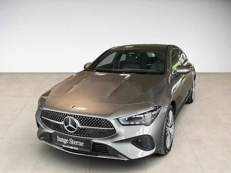 Metalliclack mountaingrau (metallic) Gebraucht 2024 Mercedes CLA180 Shooting Brake Progressive Kombi | 31.480 € (Fairer Preis) - Bild 1/4