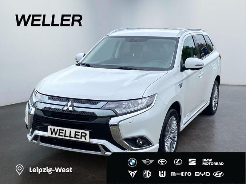 Weiß Gebraucht 2020 Mitsubishi Outlander P-HEV Spirit SUV | 23.990 € (Fairer Preis) - Bild 1/3