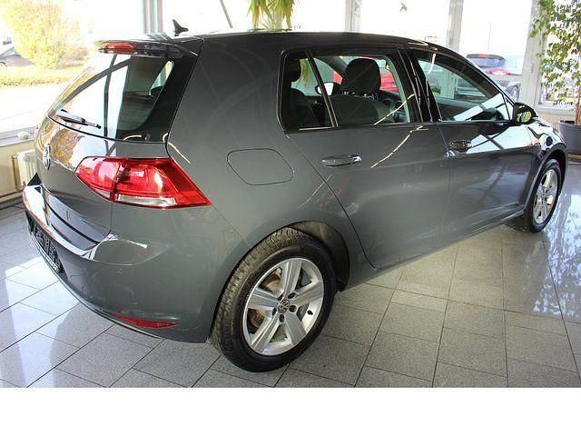 Gebraucht VW Golf VII Comfortline 110 PS (80 kW) 2016 Grau Limousine