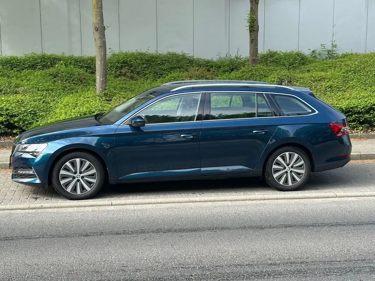 Gebraucht Skoda Superb Style 218 PS (160 kW) 2020 Blau Kombi