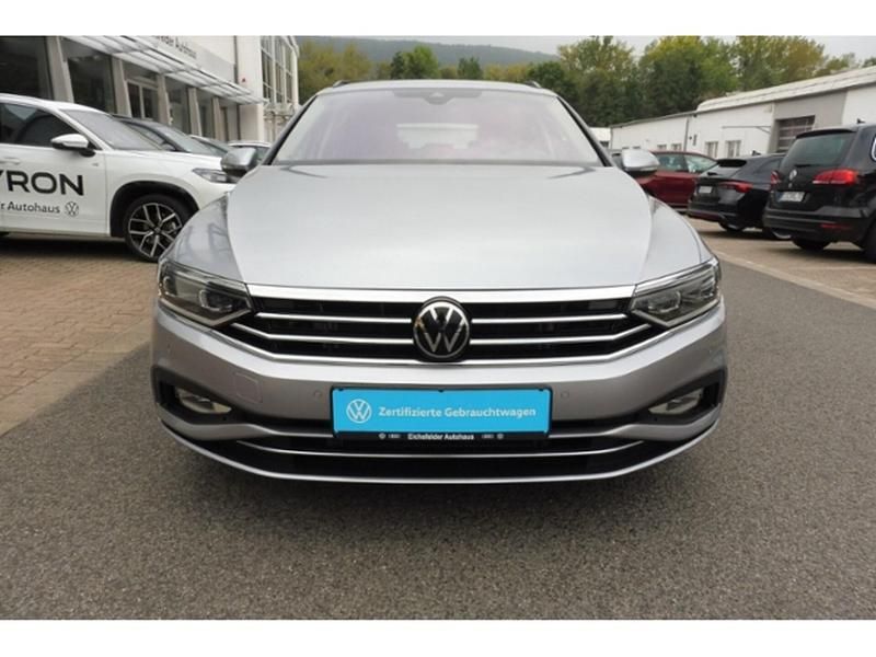 Gebraucht VW Passat Business 150 PS (110 kW) 2023 Silber Kombi