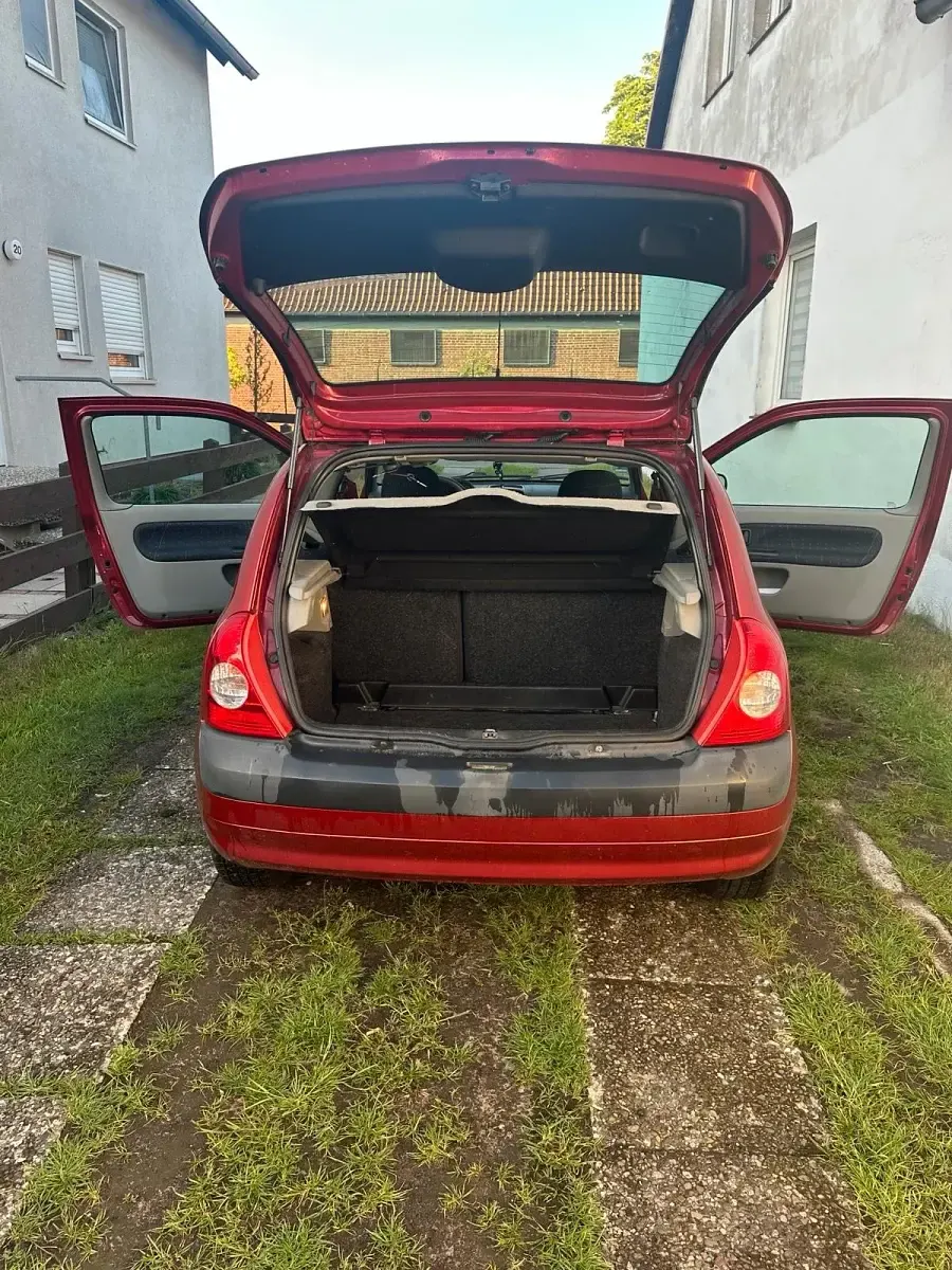 Gebraucht Renault Clio II 75 PS (55 kW) 2002 Rot Kleinwagen