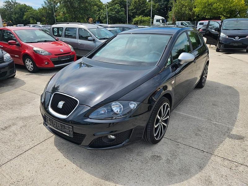 Gebraucht 2011 Seat Leon Reference Limousine | 4.400 € (Fairer Preis) - Bild 1/4