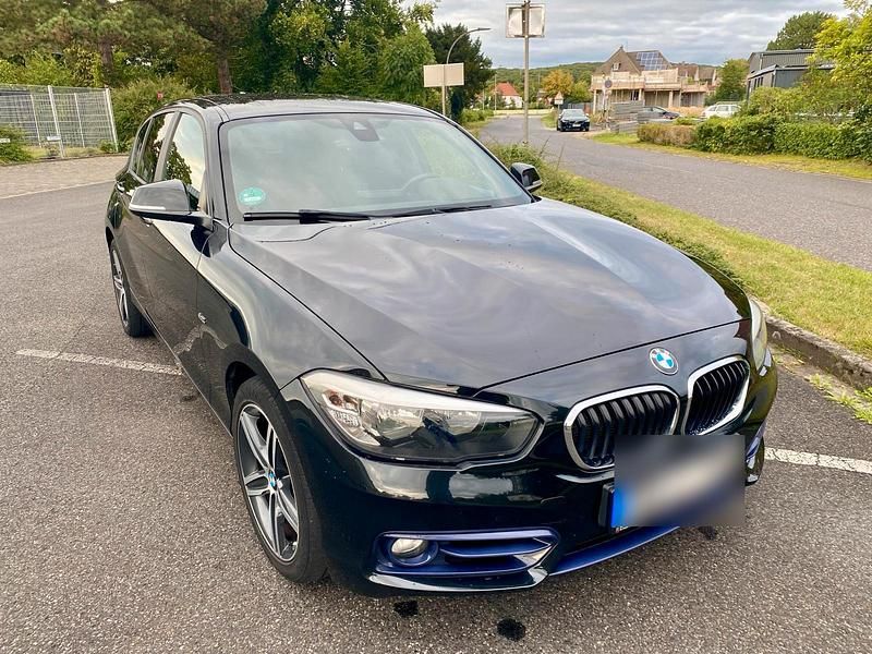 Braun Gebraucht 2017 BMW 120 Sport Line Kleinwagen | 15.450 € (Guter Preis) - Bild 1/4